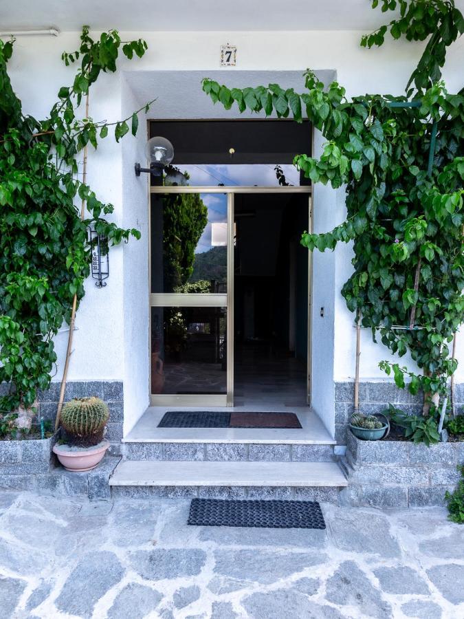 Como Holiday Home Appartamento Business Exterior foto